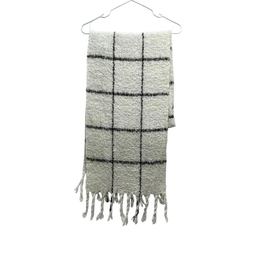 NWT A New Day Womens Plaid Sweater Wrap Drape Scarf Black and White 14x43